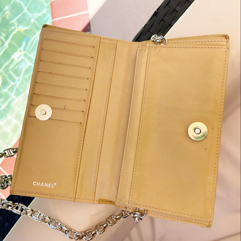 CHANEL Mustard Crossbody Bag with Chain - Picture 4 of 12